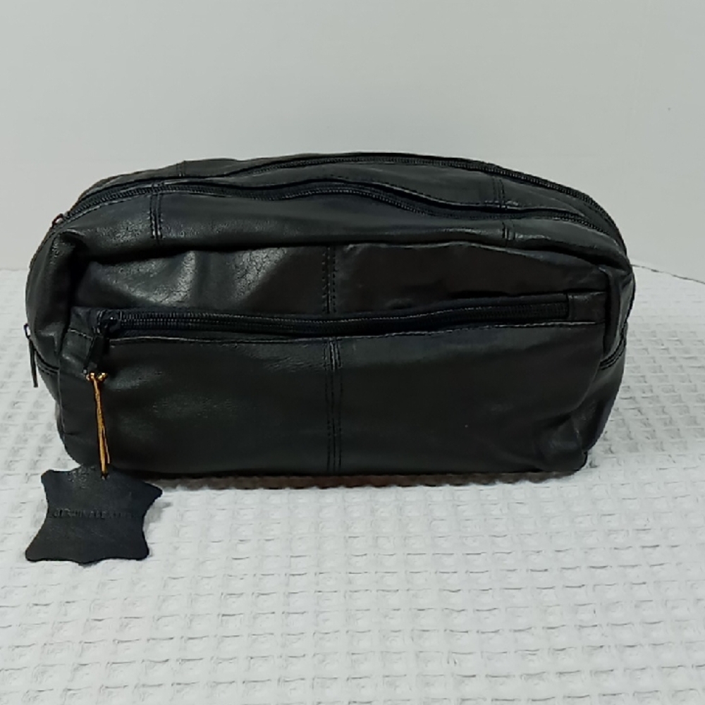 NWOT Genuine Leather Men's Black Toiletry/Travel Bag Multiple Zipper Pockets